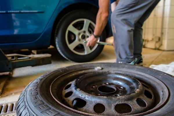 winter-tires-2861853_640